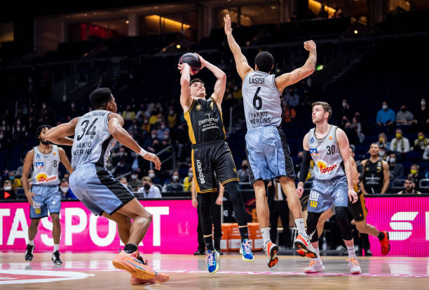 在转会窗口 在转会窗口